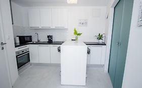 Luxury Studio Apartment White Sensation